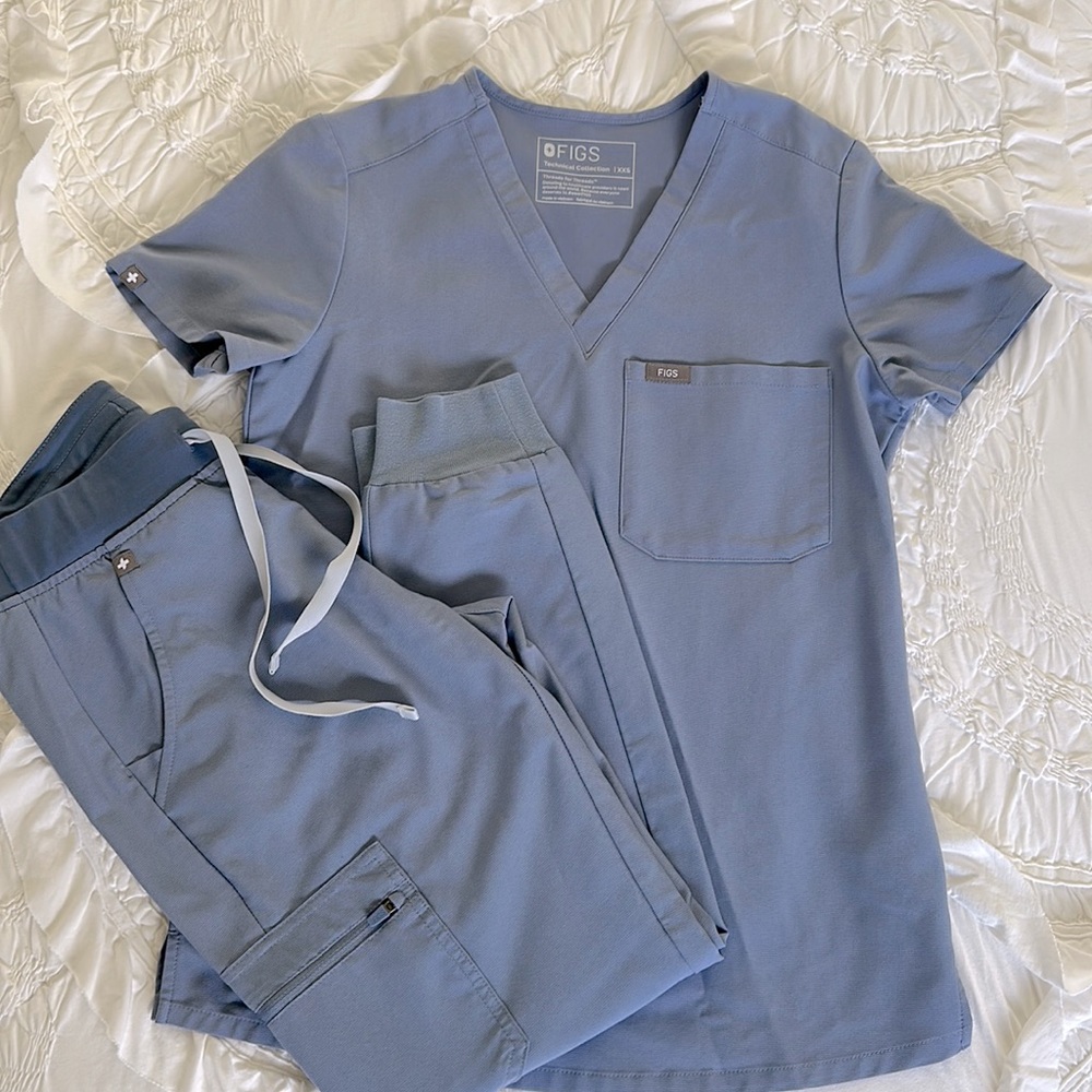 Figs VAPOR BLUE (space dye) 🩵 scrub set XXS/XSP